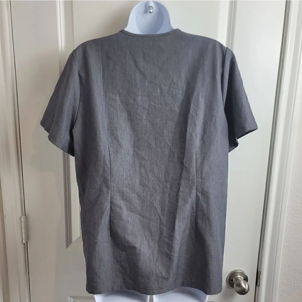 FIGS Technical Collection Vneck Top - Picture 5 of 6